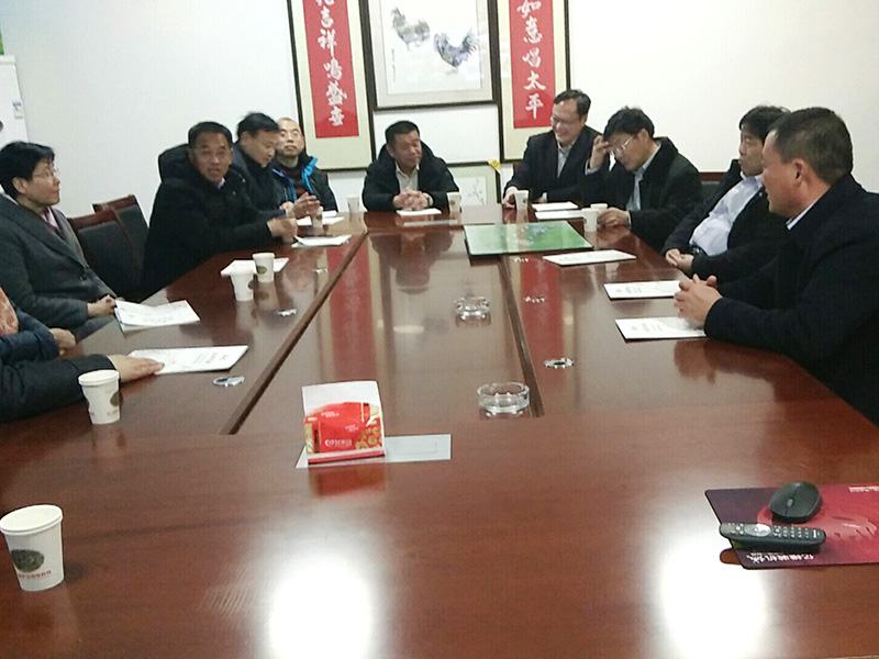 市政協(xié)原副主席、民建市委原主委?；萏m，市人大常委、民建市委副主委周中穩(wěn)一行到我公司調(diào)研蘆花雞養(yǎng)殖發(fā)展情況