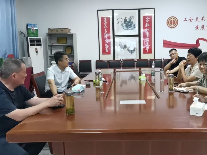 汶上縣政府黨組成員、副縣長(zhǎng)劉海韻來(lái)金秋農(nóng)牧公司調(diào)研汶上蘆花雞產(chǎn)業(yè)發(fā)展情況